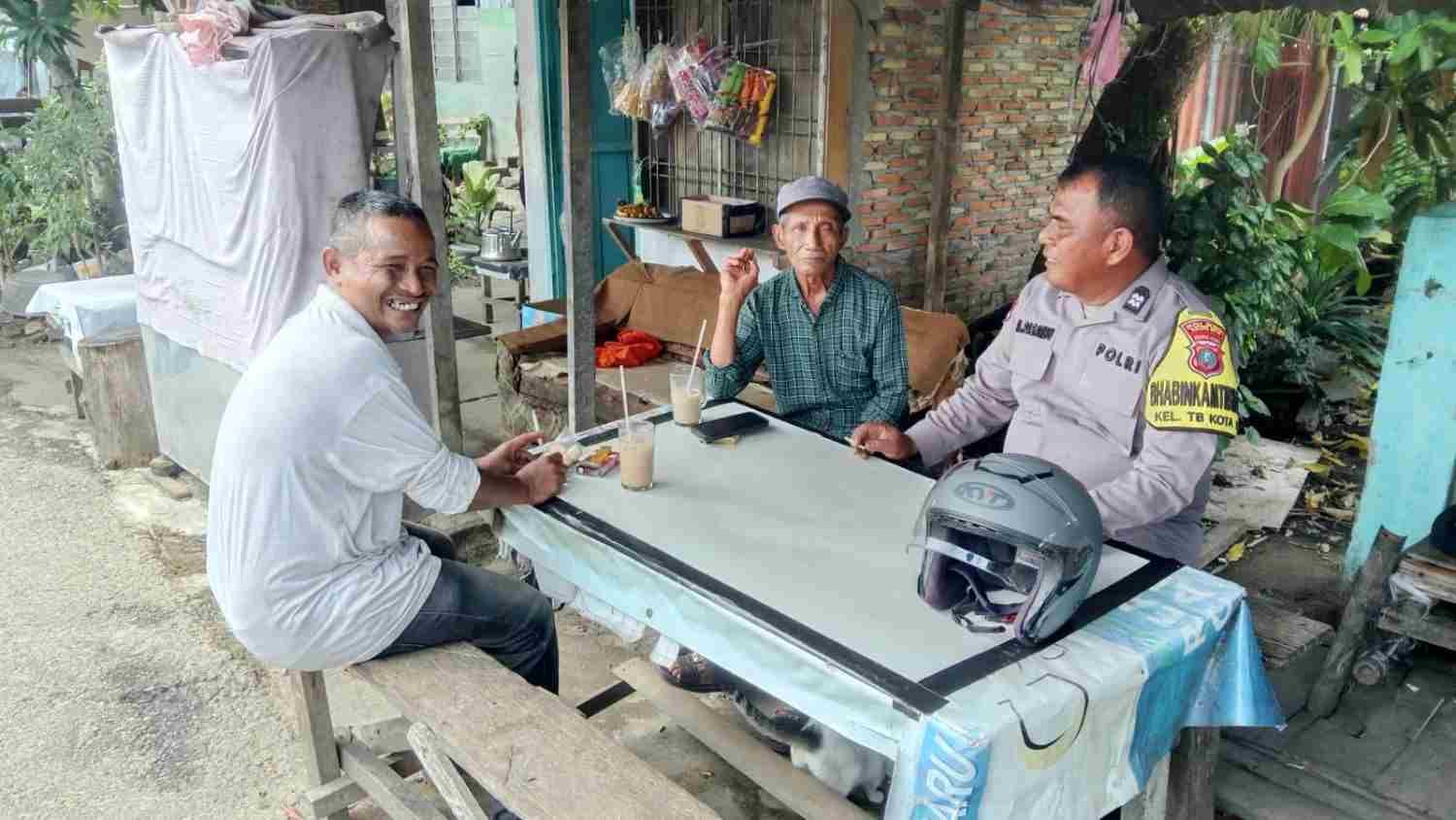 Cooling System Digencarkan di Jalan Abadi, Bhabinkamtibmas Polres Tanjungbalai Ingatkan Warga Waspada Penipuan hingga Judi Online