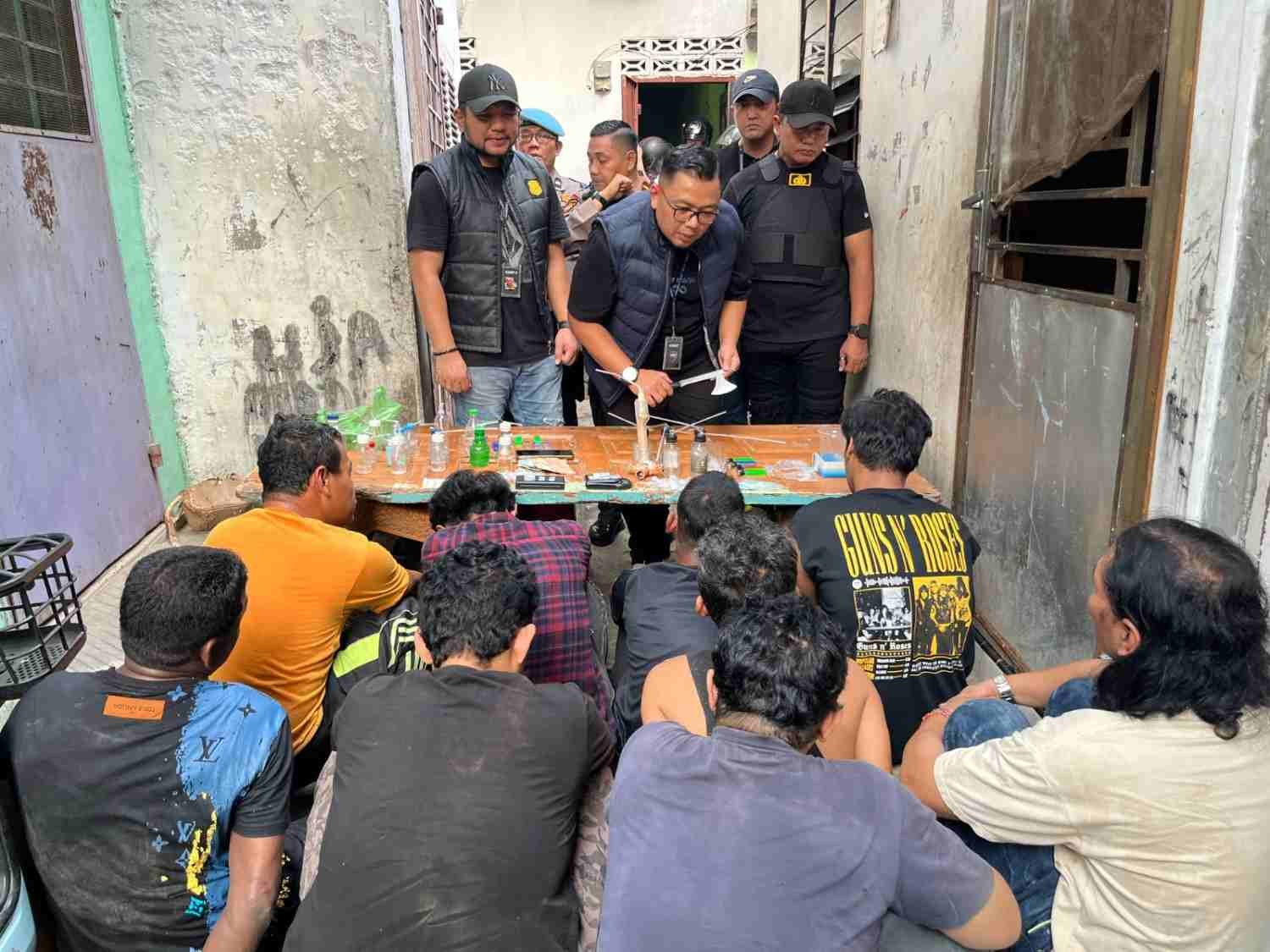 Dua Sarang Narkoba di Mangkubumi Digerebek, 2 Pengedar dan 7 Pemakai Diamankan