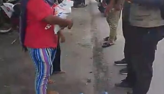 Aktif!Tim Jurnalis KSJ Bagikan Beras kepada Janda dan Anak Yatim Pemulung di Medan