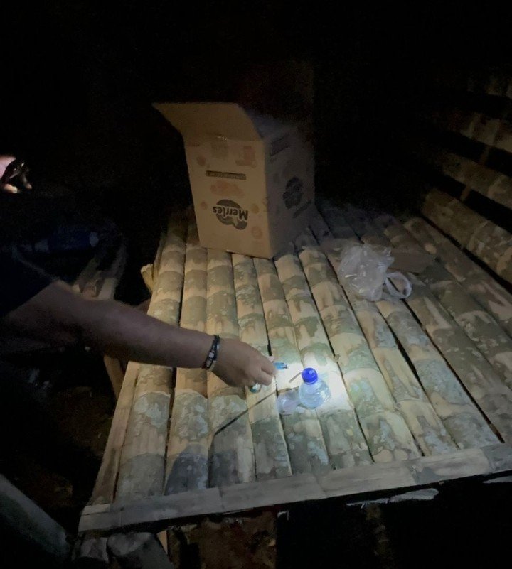 Viral di Medsos! Polisi Gerebek Gubuk Diduga Jadi Tempat Nyabu di Kebun Sawit Langkat, Bong dan Plastik Klip Ditemukan