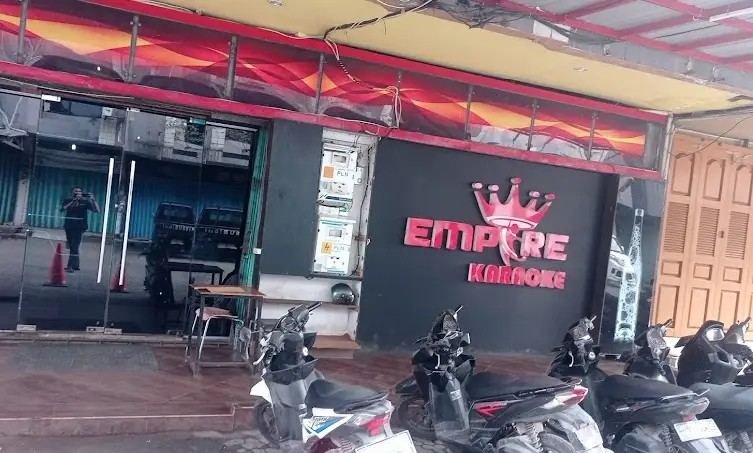 BNN Gerebek Empire KTV di Plaza Milenium, Sejumlah Pengunjung VIP Dibawa Petugas