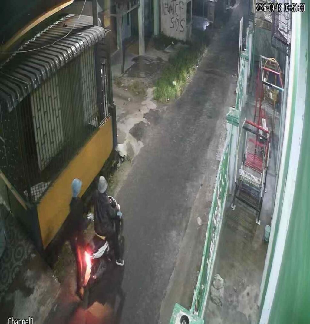 Maling Spion Mobil Berkeliaran di Percut Sei Tuan, Aksi Terekam CCTV