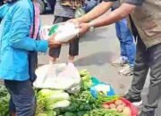 Tiada Jumat Tanpa Sedekah, Tim Jurnalis KSJ Bagikan Beras kepada Duafa di Tengah Kota Medan