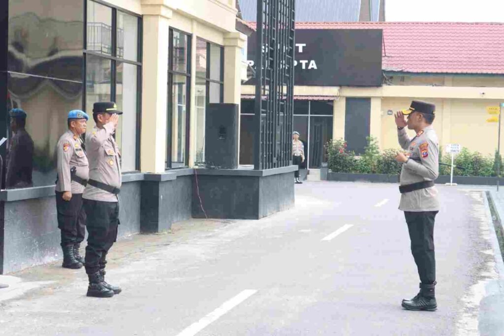Kapolres Tanjungbalai Pimpin Upacara Kenaikan Pangkat Pengabdian Kapolsek Teluk Nibung