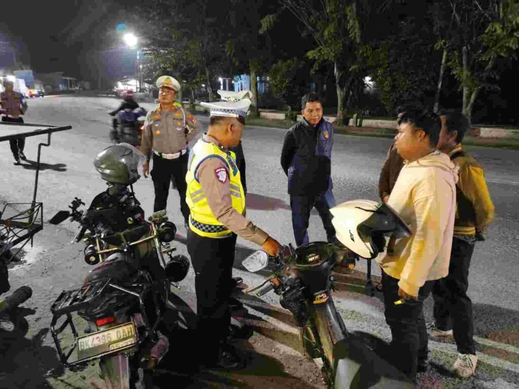 Sat Lantas Polres Tanjungbalai Gelar Patroli Polantas Menyapa Pedagang di Jalan Pahlawan dan Sudirman